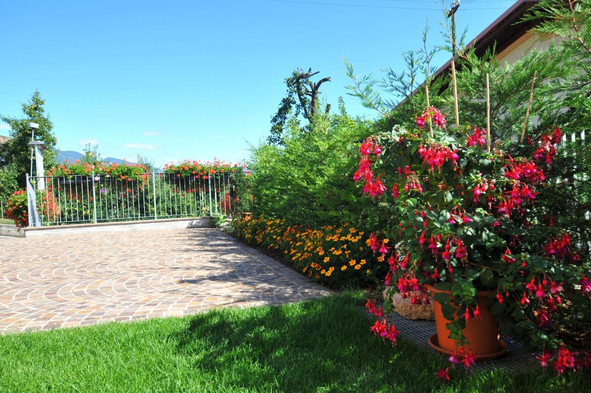 Agritur Le Pergolette Villa Tassullo Bagian luar foto