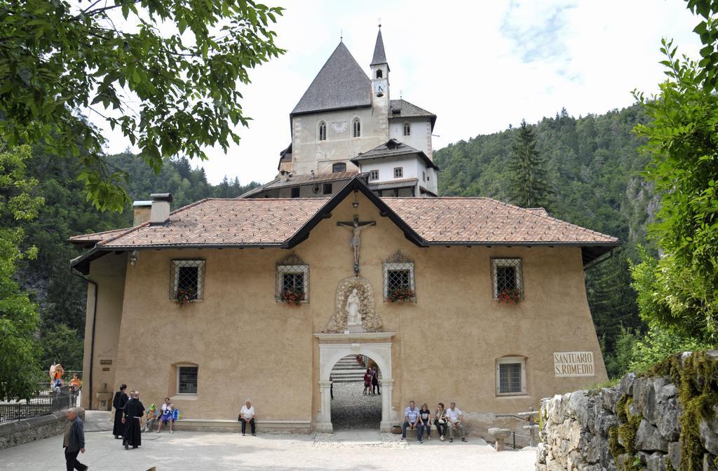 Agritur Le Pergolette Villa Tassullo Bagian luar foto