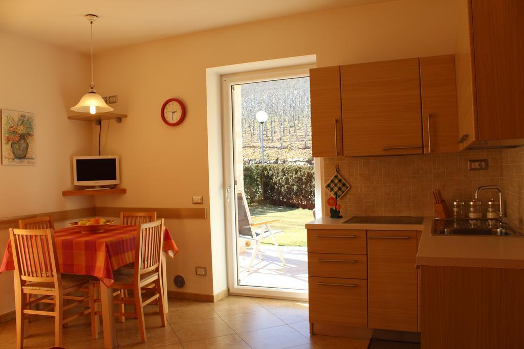 Agritur Le Pergolette Villa Tassullo Bagian luar foto